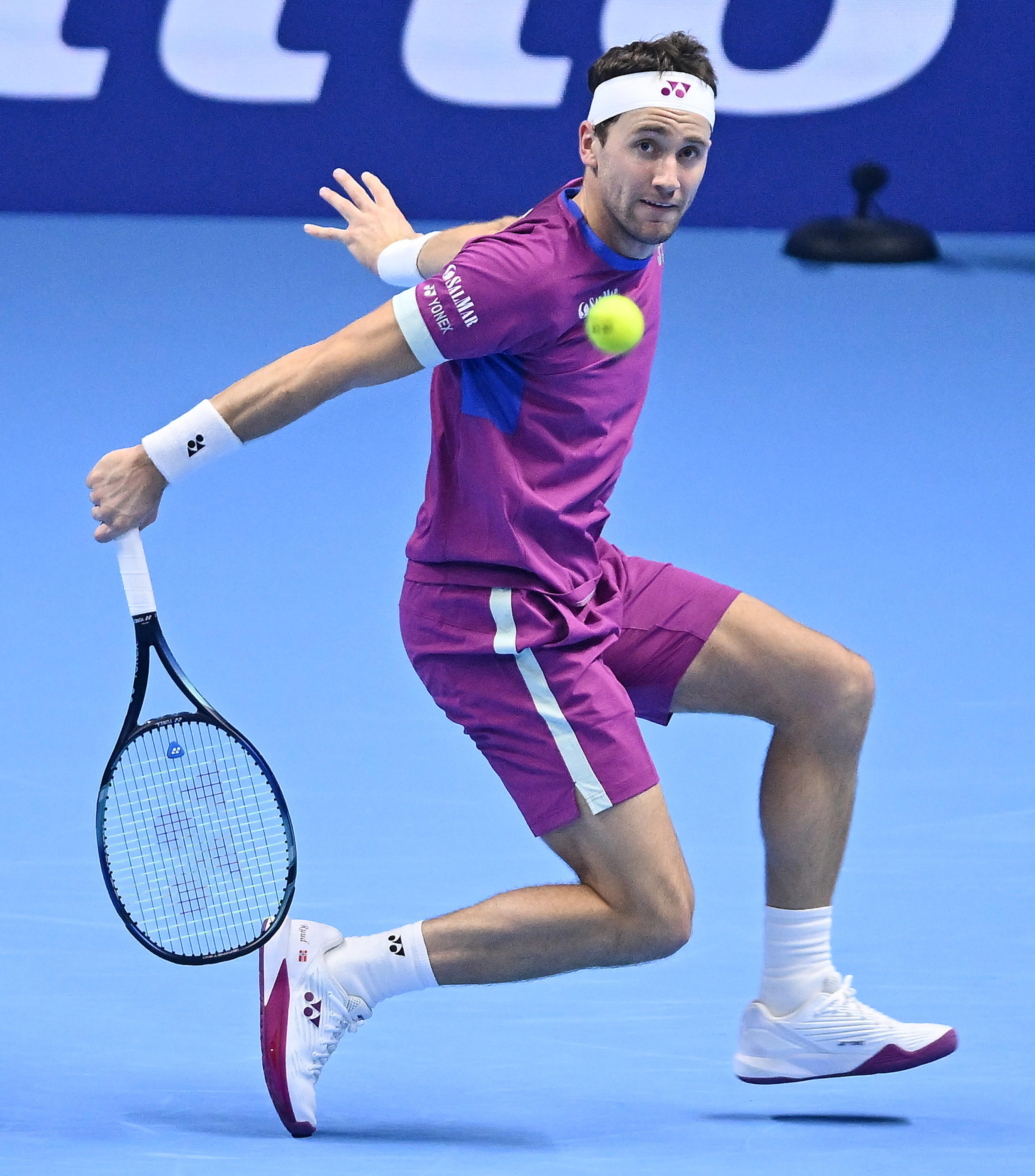 包含西班牙网球队逆转德国网球队，兹维列夫绝境逆转的词条